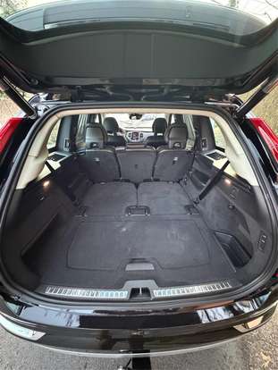 VOLVO-XC90-2018