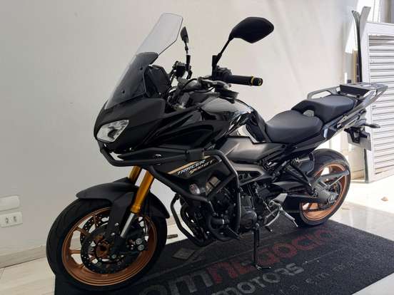 YAMAHA-MT-09-2024