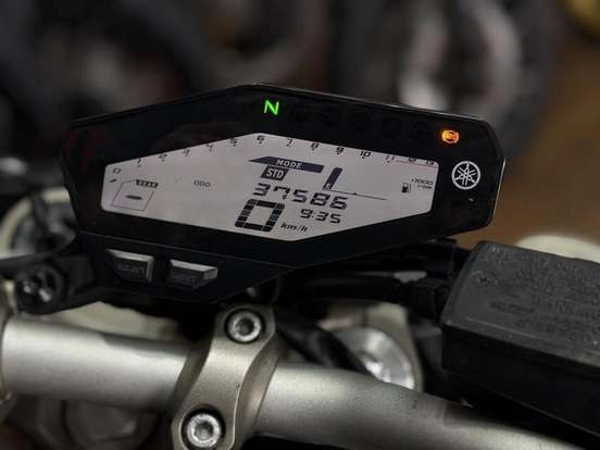 YAMAHA-MT-09-2014