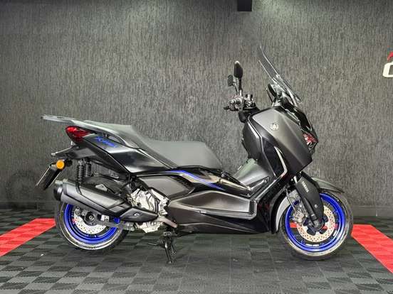 YAMAHA-XMAX 300 CONNECTED ABS-2025