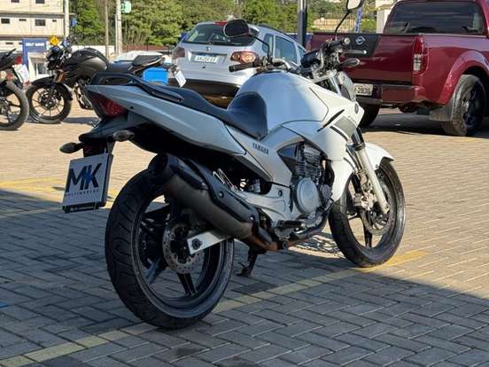 YAMAHA-YS 250 FAZER YAMAHA-YS 250 FAZER-2013
