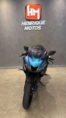 YAMAHA-YZF R15-2025