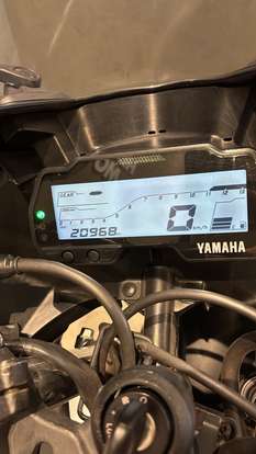 YAMAHA-YZF R15-2025