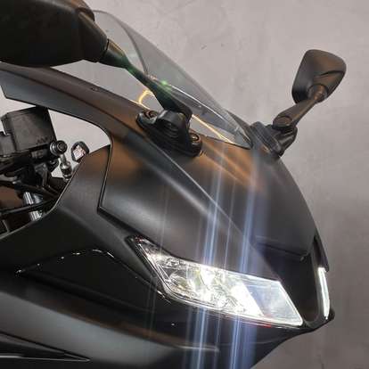 YAMAHA-YZF R15-2026