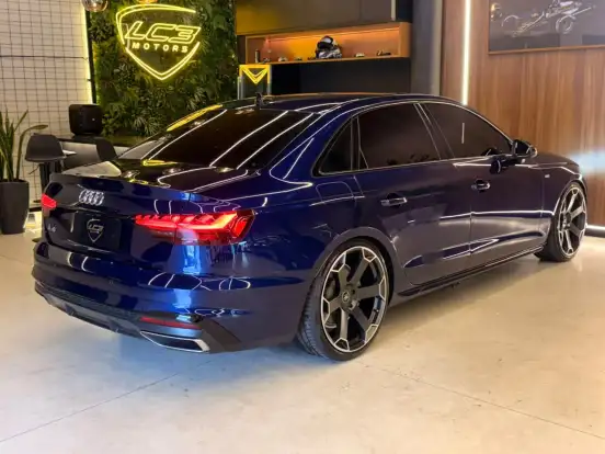 AUDI-A4-2022