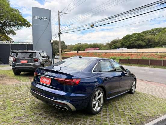 AUDI-A4-2021