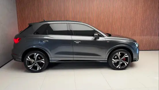 AUDI-Q3-2024
