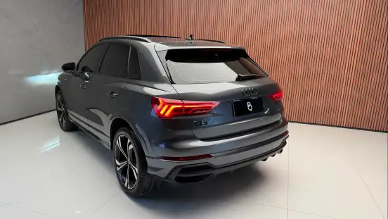 AUDI-Q3-2024