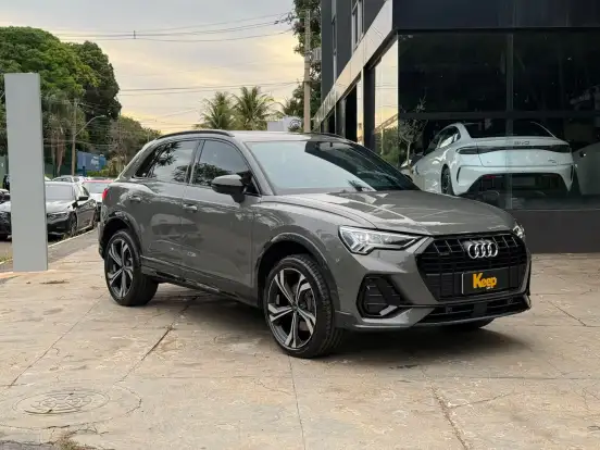 AUDI-Q3-2024