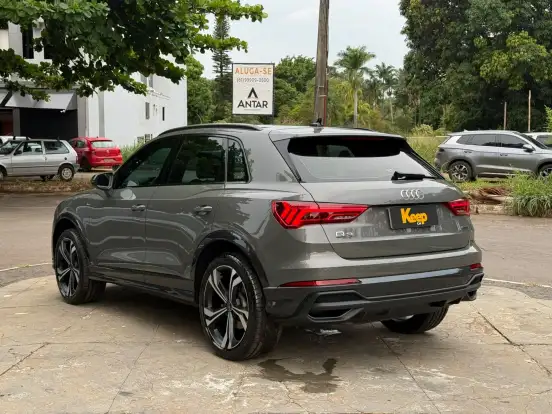 AUDI-Q3-2024