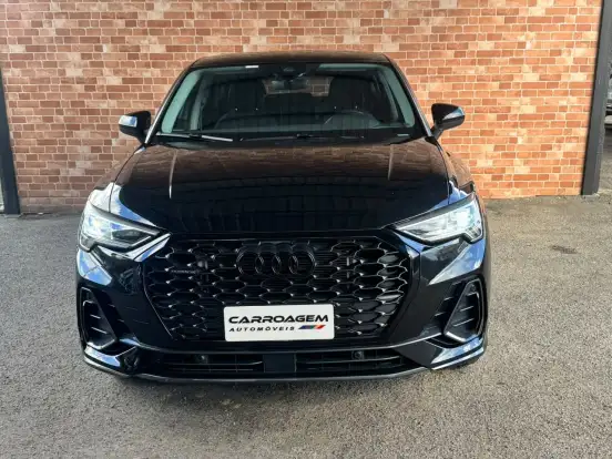AUDI-Q3-2023