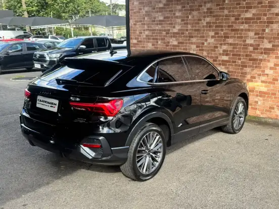 AUDI-Q3-2023