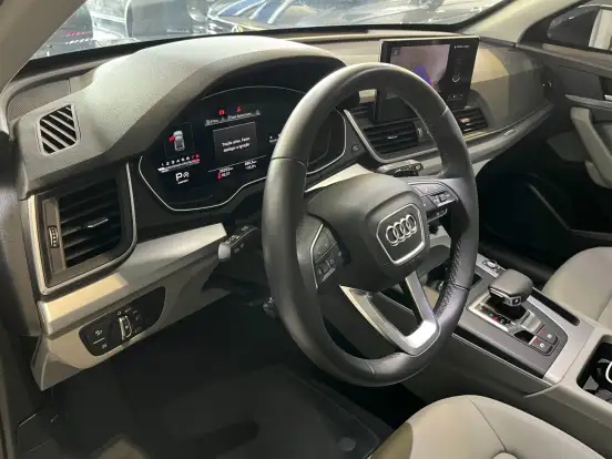 AUDI-Q5-2023