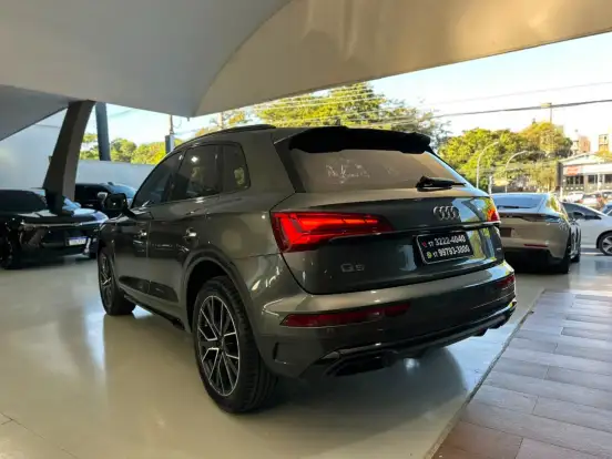 AUDI-Q5-2022