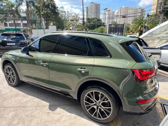 AUDI-Q5-2023