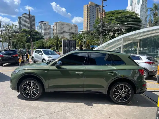 AUDI-Q5-2023