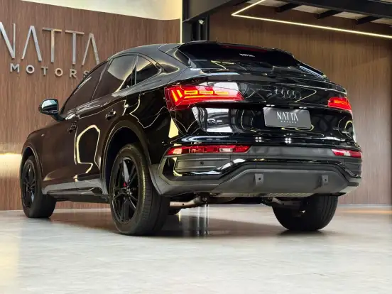 AUDI-Q5-2022