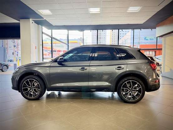 AUDI-Q5-2023