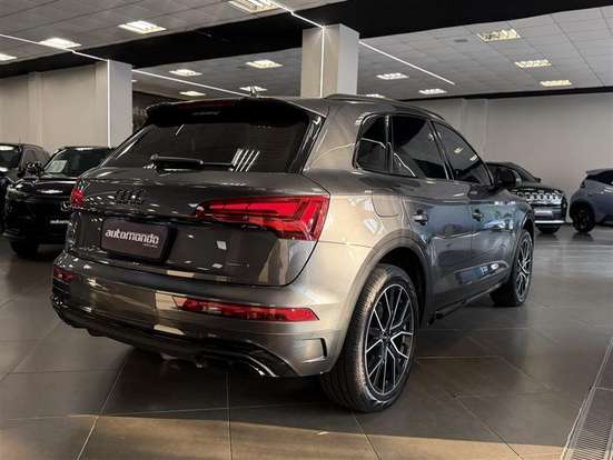 AUDI-Q5-2023