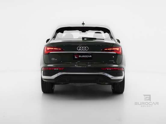 AUDI-Q5-2021