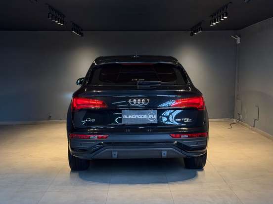 AUDI-Q5-2023