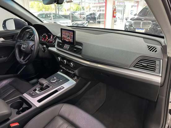 AUDI-Q5-2019