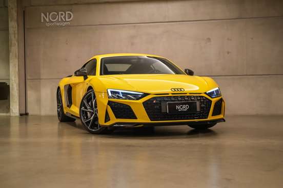 AUDI-R8-2021
