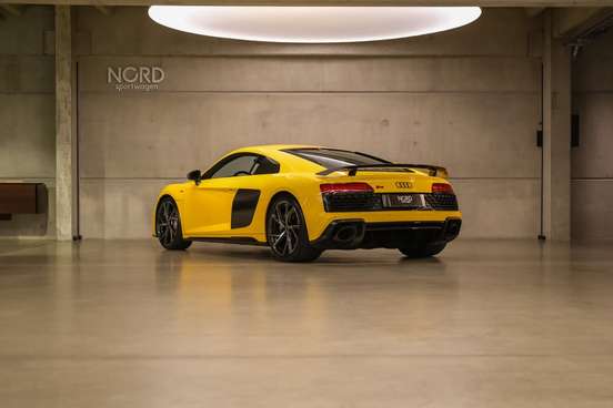 AUDI-R8-2021