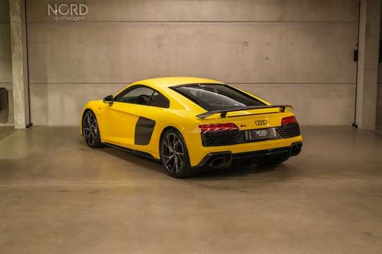 AUDI-R8-2021