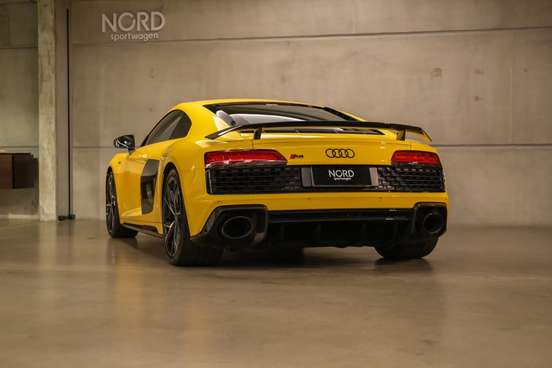 AUDI-R8-2021