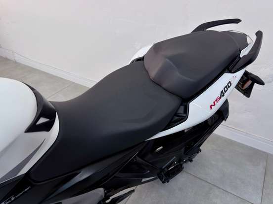 BAJAJ-DOMINAR NS400Z-2025