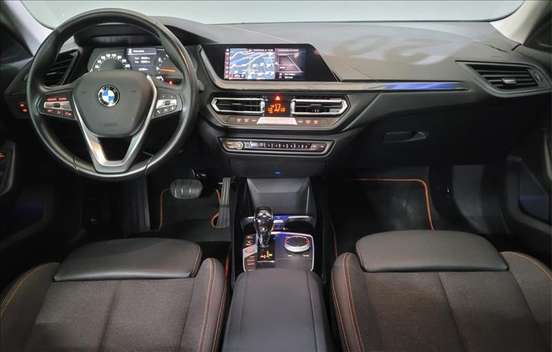 BMW-218i-2019