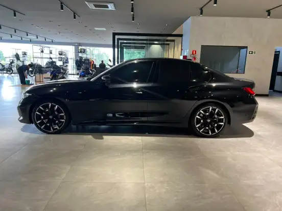 BMW-320i-2024