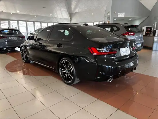 BMW-320i-2023