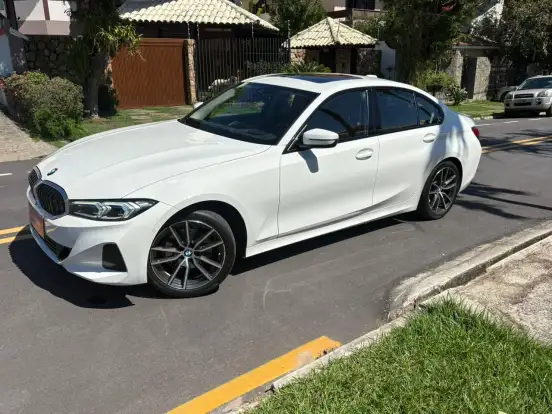 BMW-320i-2023