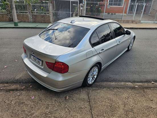 BMW-320i-2.0 16V GASOLINA 4P AUTOMÁTICO BMW-320i-2009