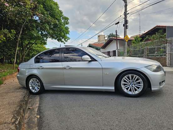 BMW-320i-2.0 16V GASOLINA 4P AUTOMÁTICO BMW-320i-2009