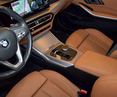 BMW-320i-2023