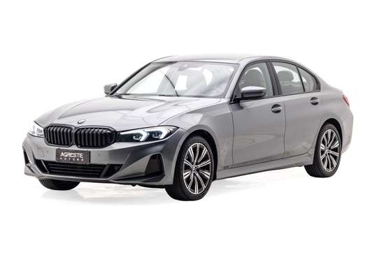 BMW-320i-2022