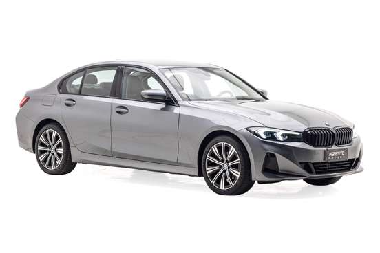 BMW-320i-2022
