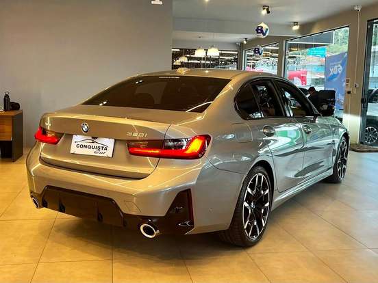 BMW-320i-2.0 16V TURBO FLEX M SPORT AUTOMÁTICO BMW-320i-2024