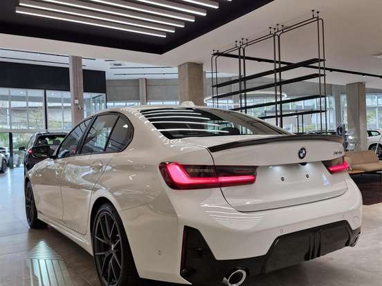BMW-320i-2026