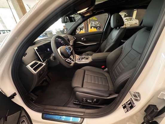 BMW-320i-2026