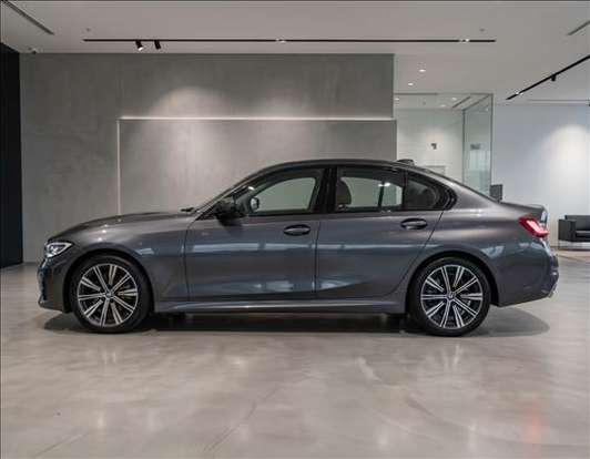 BMW-320i-2020