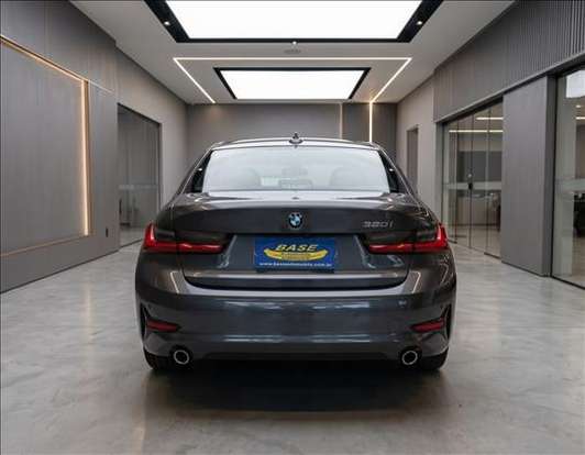 BMW-320i-2020