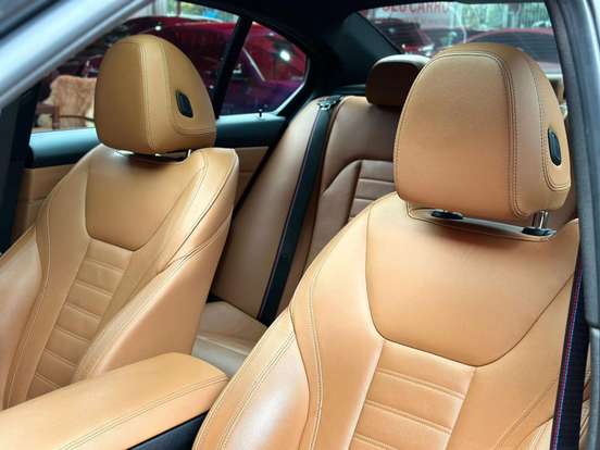 BMW-320i-2.0 16V TURBO GASOLINA M SPORT AUTOMÁTICO BMW-320i-2019