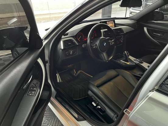 BMW-320i-2018