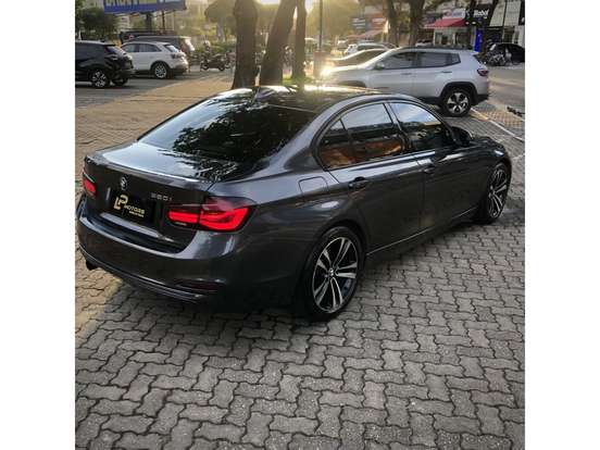BMW-320i-2018