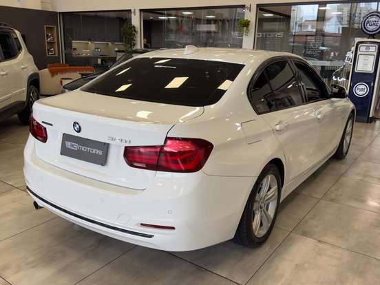 BMW-320i-2.0 SPORT 16V TURBO ACTIVE FLEX 4P AUTOMÁTICO BMW-320i-2018
