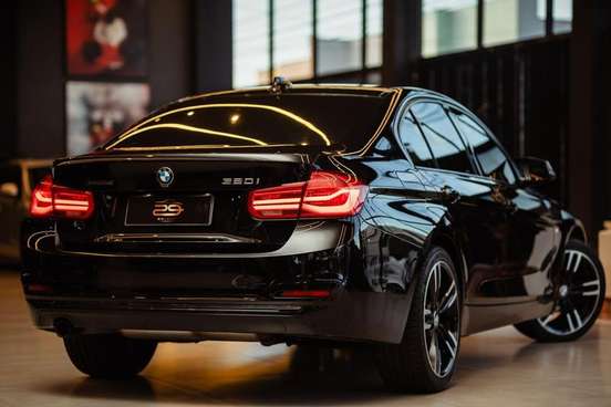 BMW-320i-2016